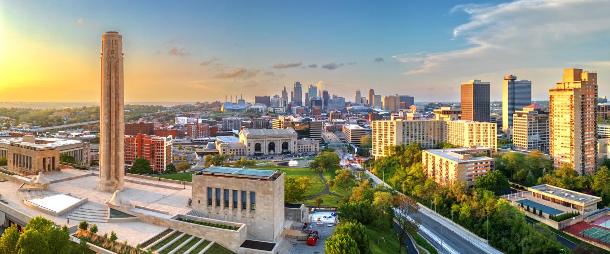 Kansas City skyline in twilight with World War I Memorial