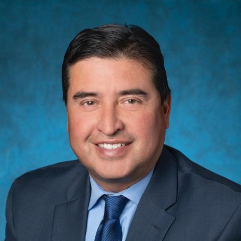 Headshot of Lee's Summit Mayor Pro Tem Beto Lopez