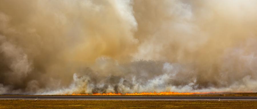 Wildfire with lots of heavy smoke