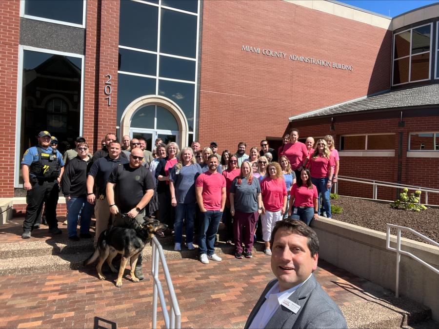 MARC staff taking selfie with Miami County, KS staff for #CityHallSelfie Day